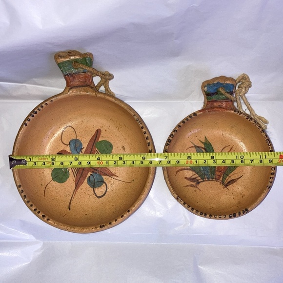 Vintage Tonala Mexican Pottery decorative hand-painted clay bowls, Two 11016 - Picture 11 of 12